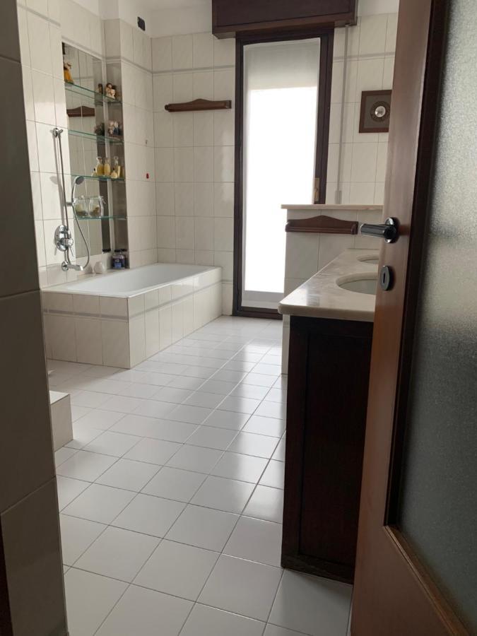 Near Como, Charming Apartment With Fireplace Grandate Bagian luar foto