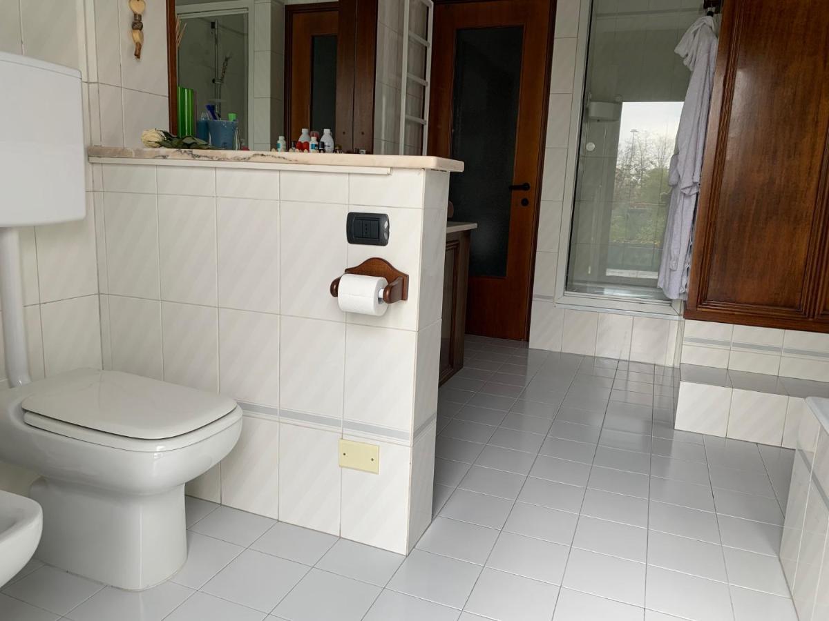 Near Como, Charming Apartment With Fireplace Grandate Bagian luar foto